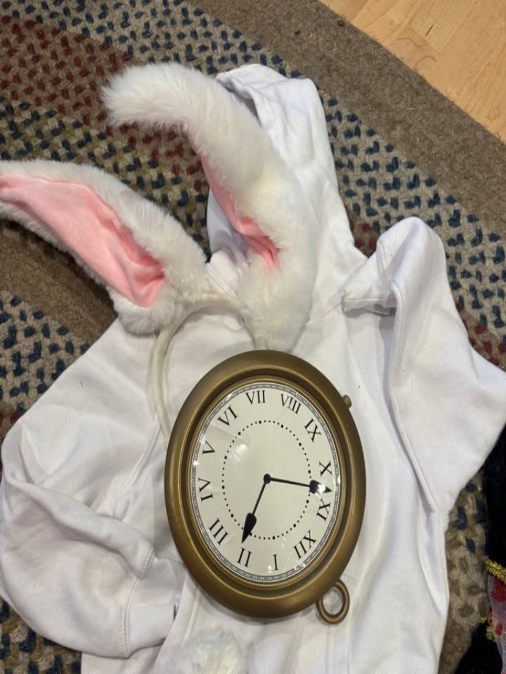 The White Rabbit Kid size 6/7